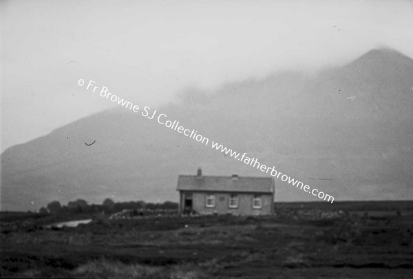 COTTAGE UNDER NEPHIN